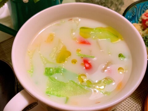 あっという間に出来る♪三色お野菜の豆乳スープ